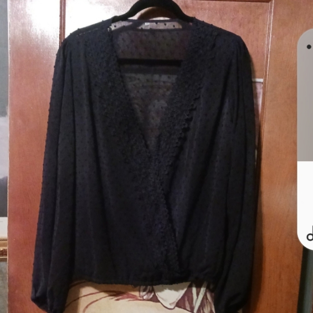 Blk Sheer Crossover Top